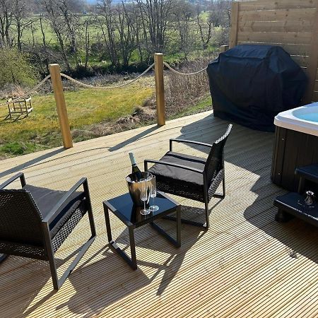 River Huts, Highland River Retreat With Hot Tub Inverness Exterior photo