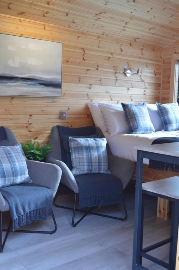 River Huts, Highland River Retreat With Hot Tub Inverness Exterior photo