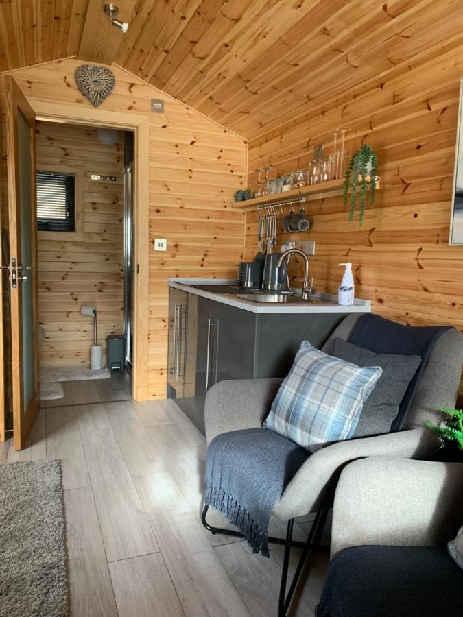 River Huts, Highland River Retreat With Hot Tub Inverness Exterior photo